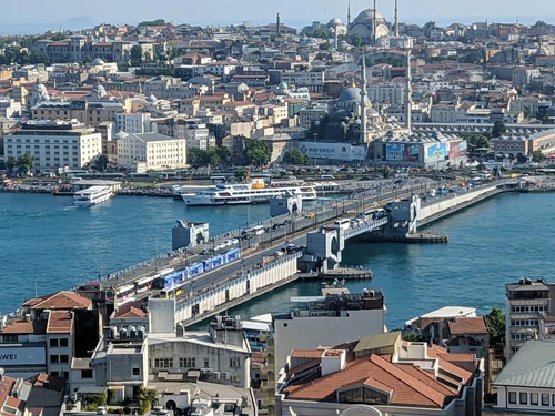 Galata Bridge in Istanbul — ল্যান্ডমার্ক