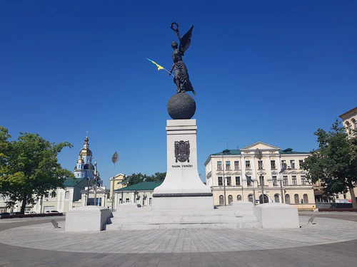 Independence Monument "Ukraine flying", rated 4.7/5