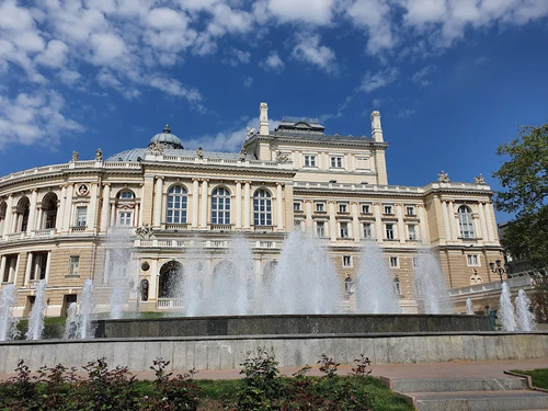 Odesski nacionalni akademski teatar opere i baleta in Odesa — Teatar