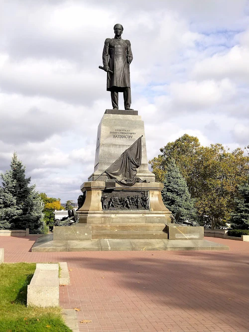 Monumento all'Ammiraglio Nakhimov — Sito storico, rated 4.9/5