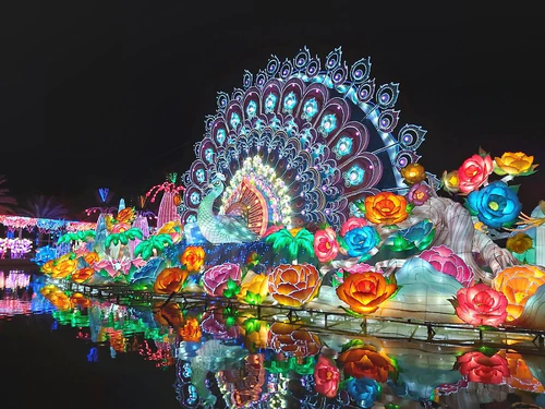 Dubai Garden Glow - Parco dei Dinosauri e Parco Fantasy — Parco tematico, rated 4.2/5