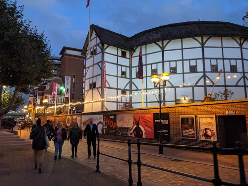 Shakespeare's Globe — Theatre, rated 4.6/5