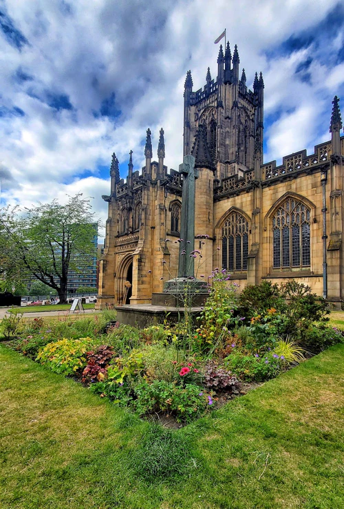 Manchester Cathedral in ম্যানচেস্টার — ধর্মীয় স্থান