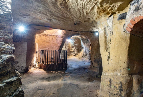 City of Caves, rated 4.5/5