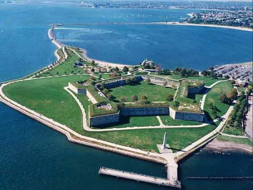 Castle Island — পার্ক, rated 4.7/5