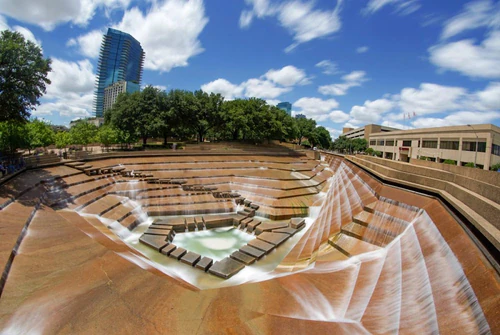 Fort Worth Water Gardens — პარკი, rated 4.6/5