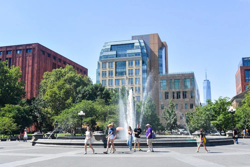 Washington Square Fountain in নিউ ইয়র্ক