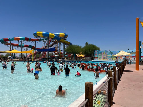 Hurricane Harbor Phoenix — თემატური პარკი, rated 3.6/5