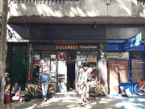 Feria de Tristan Narvaja in Montevideo — Tregu