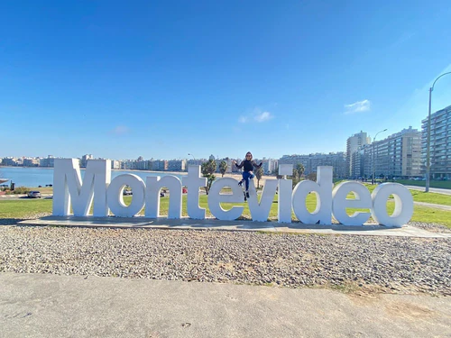 Letra të Montevideo-s in Montevideo — Park