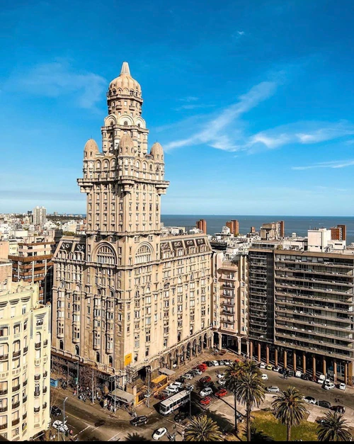 Palata Salvo in Montevideo — Vend historik