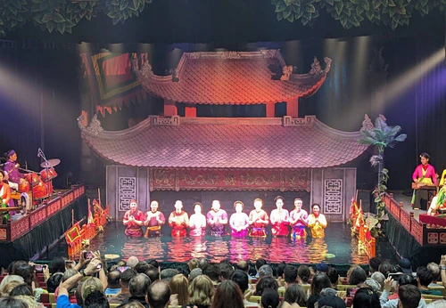 Thang Long Waterpoppentheater in Hanoi — Theater