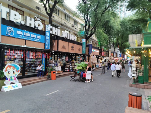 Saigon Boekstraat — Markt, rated 4.6/5