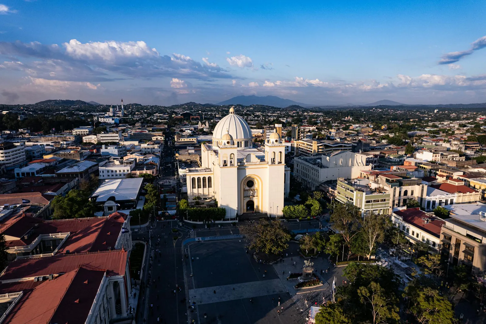 San Salvador travel guide