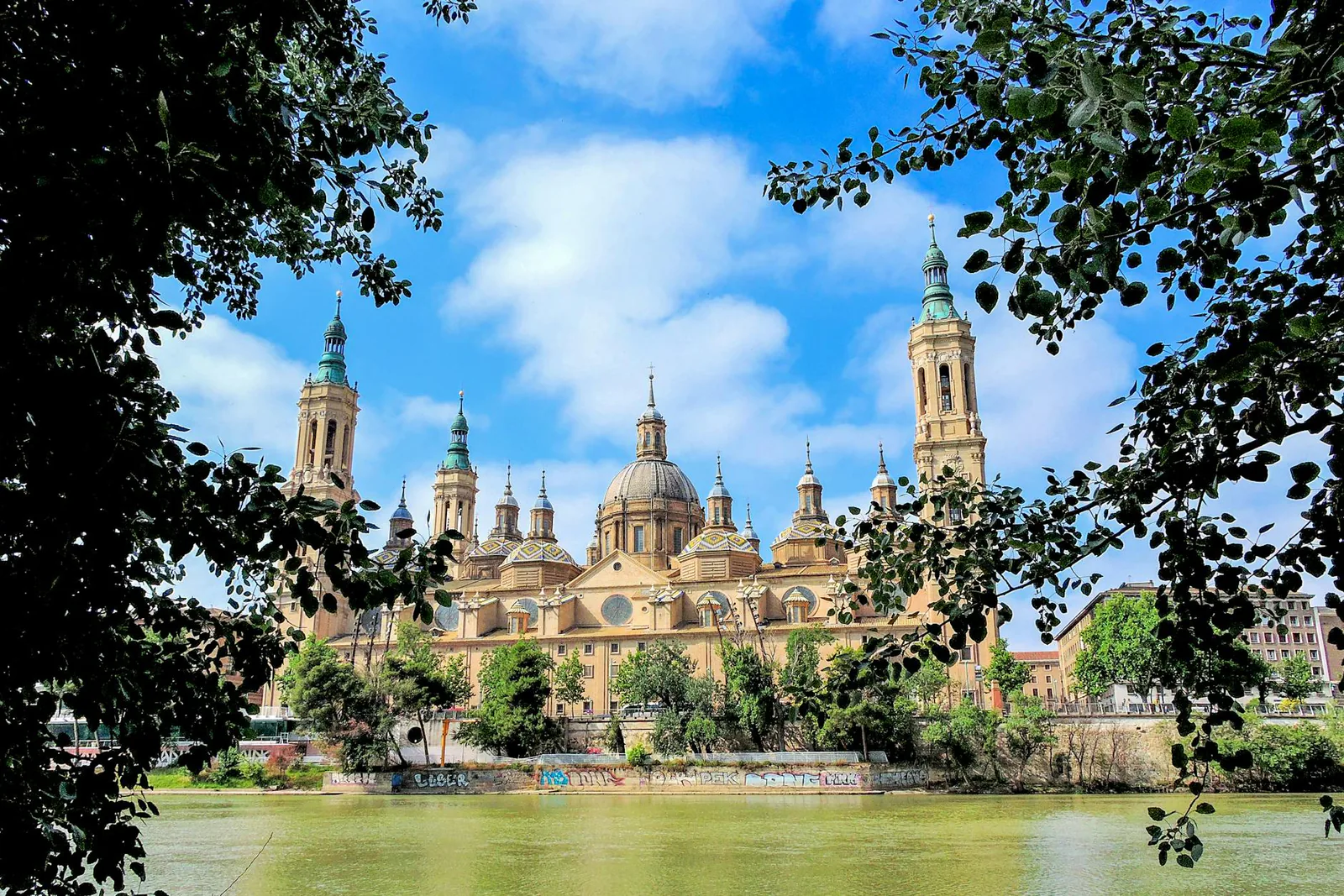 Zaragoza travel guide