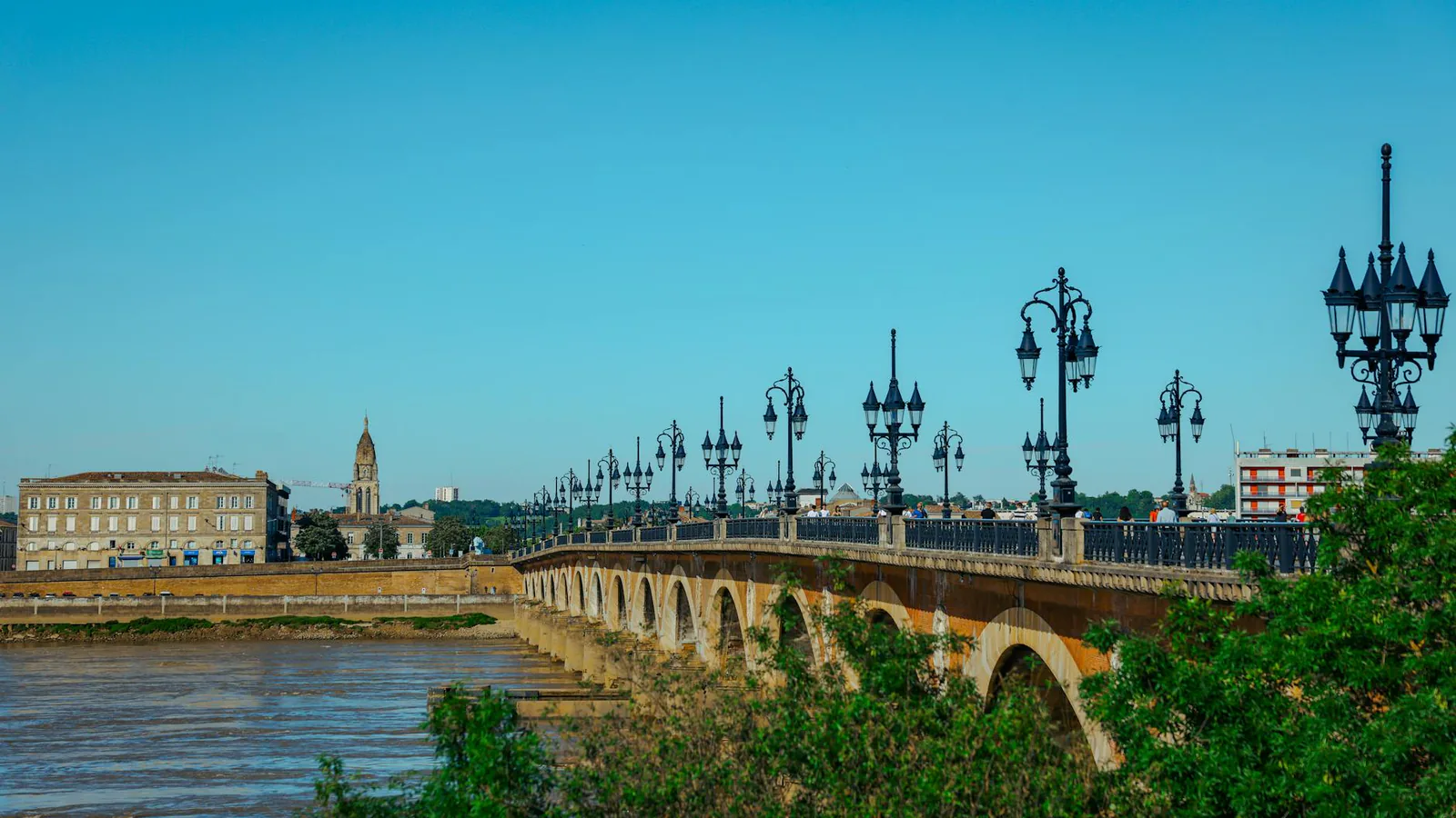 Bordeaux travel guide