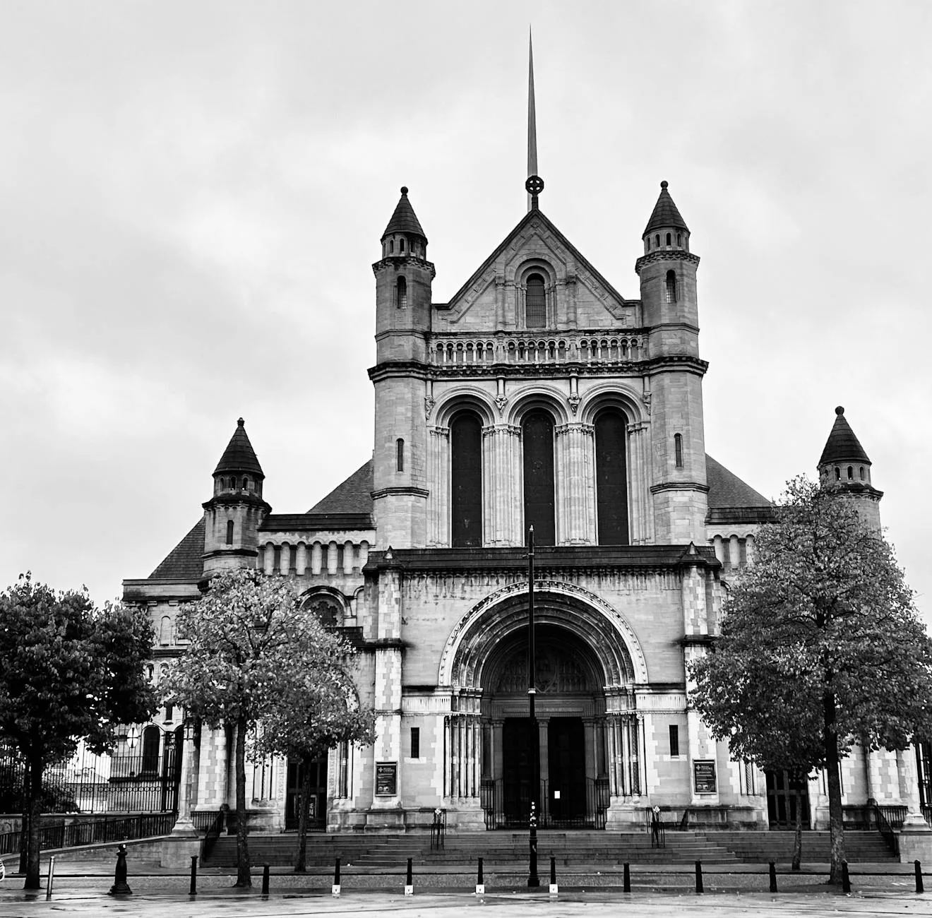 Belfast travel guide