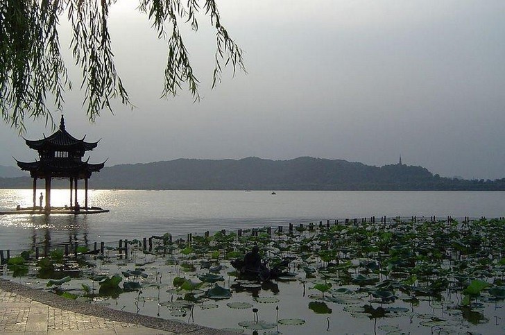 Xihu Lake