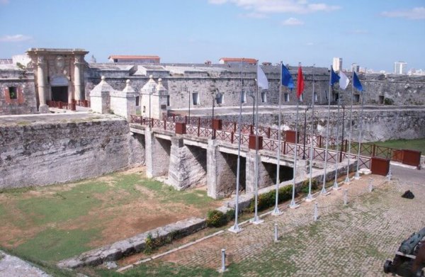 Фортеця Ла Кабанья та Ель Морро