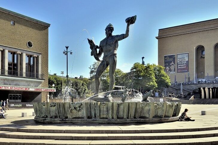 Statue de la fontaine Poséidon