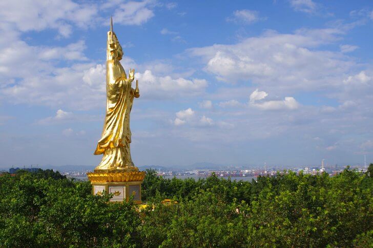 The golden statue of Guanyin Buddha.