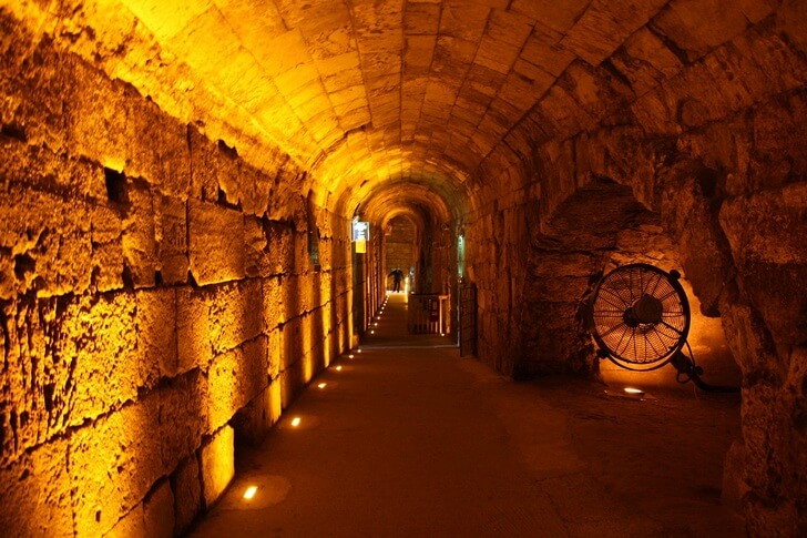 Túnel del muro oeste