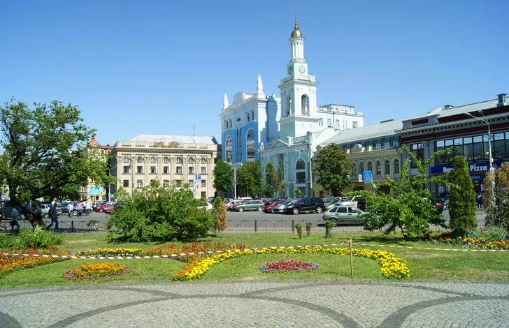 Kontraktova Square