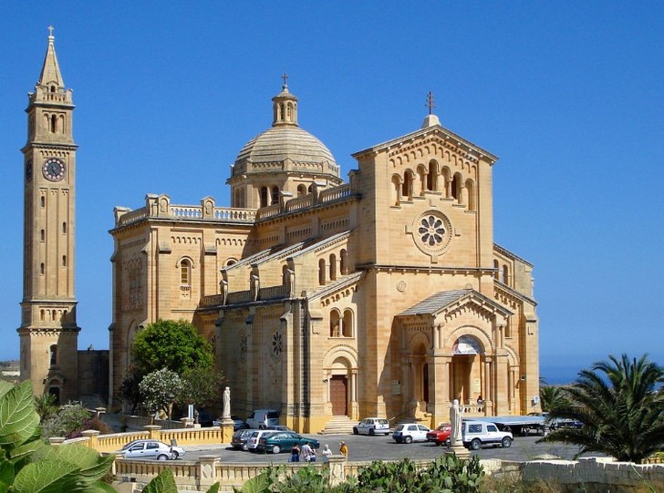 Basilique Notre-Dame de Ta-Pinu