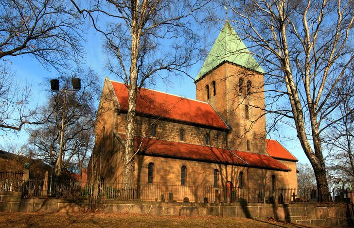 Aker's old church