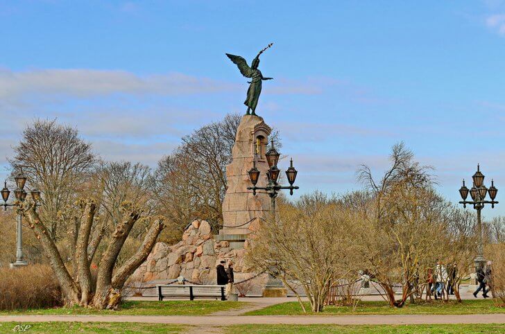 Monument to the battleship "Rusalka"