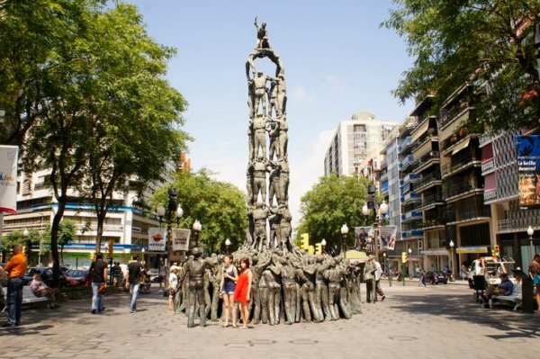 The Castelleros Monument