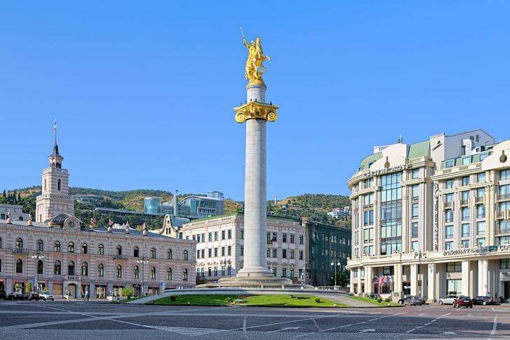 Freedom Square and Monument