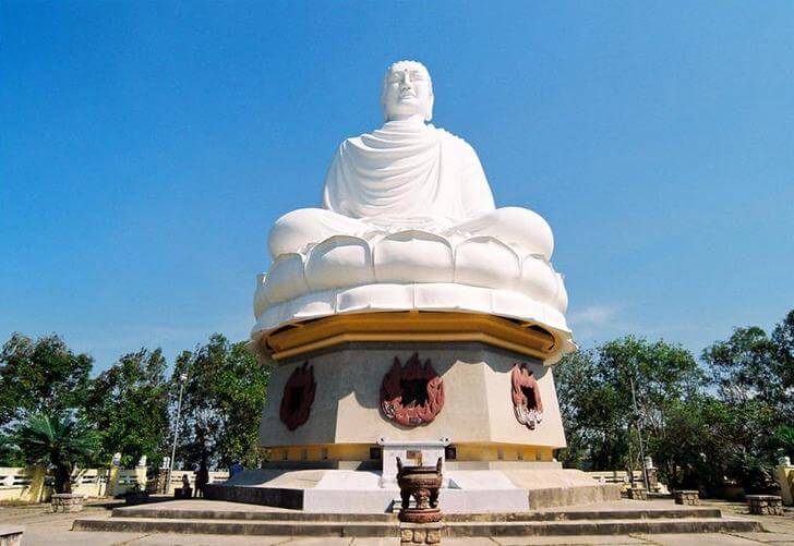 Pagoda Long Son (Biely Budha)